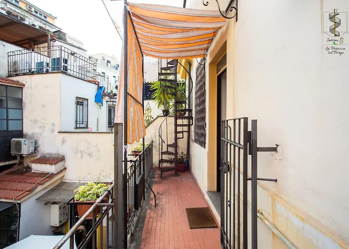 Interno Otto Con Bellissima Terrazza E Gazebo